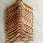 Houten kledinghangers., Kleding | Dames, Kledinghangers, Ophalen of Verzenden