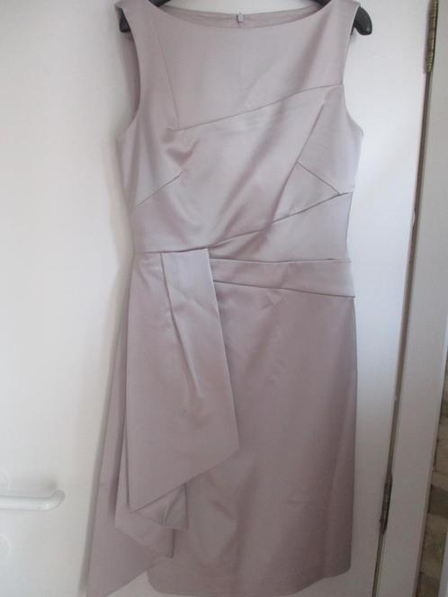beige goudkleurige jurk Karen Millen maat 36, Kleding | Dames, Jurken, Zo goed als nieuw, Maat 36 (S), Beige, Boven de knie, Ophalen of Verzenden