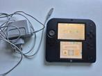 Nintendo 2ds console + lader, Ophalen of Verzenden, Zo goed als nieuw, 2DS