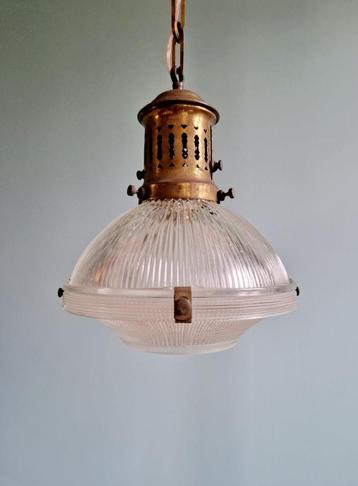 Prismatische glazen suspensie van holofaan, 1920-30s  beschikbaar voor biedingen