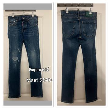 4 verschillende jeansbroeken Dsquared  disponible aux enchères