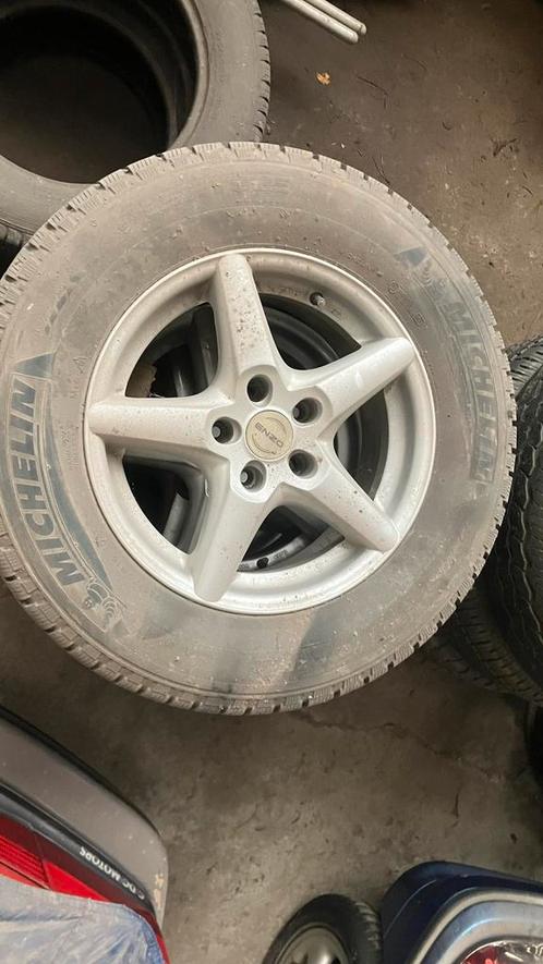Set met 2 wielen Suzuki Jimny en Vitara, Auto-onderdelen, Banden en Velgen, Band(en), All Season, 15 inch, 205 mm, Bestelwagen