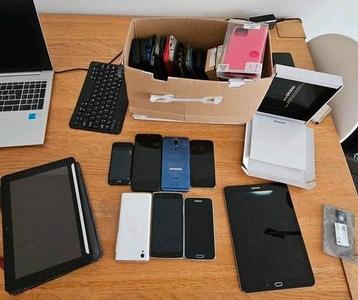 Lot smartphones onderdelen beschikbaar voor biedingen