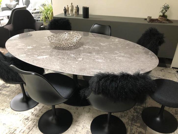 Saarinen ontwerp  Oval Table Italiaans marmer Design, Huis en Inrichting, Tafels | Eettafels, Zo goed als nieuw, Ovaal, Ophalen