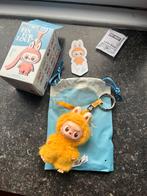 Popmart Labubu Letter Y/Pin voor de liefde, Verzamelen, Ophalen of Verzenden, Zo goed als nieuw