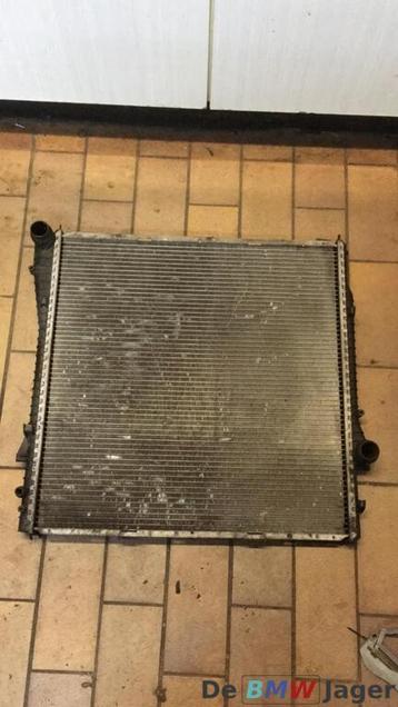 Radiateur BMW X5 E53 3.0D 3.0i 4.4i 17107544668 beschikbaar voor biedingen