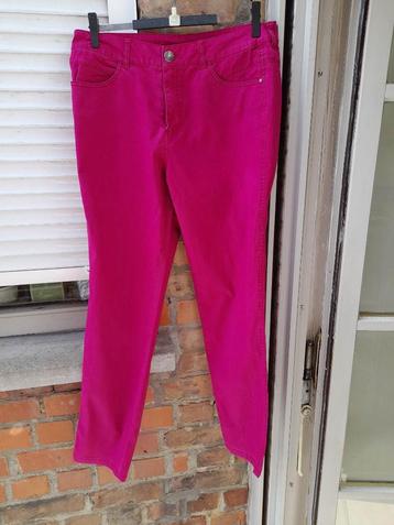 Pantalon long pour femme de couleur prune 'Street One' Taill