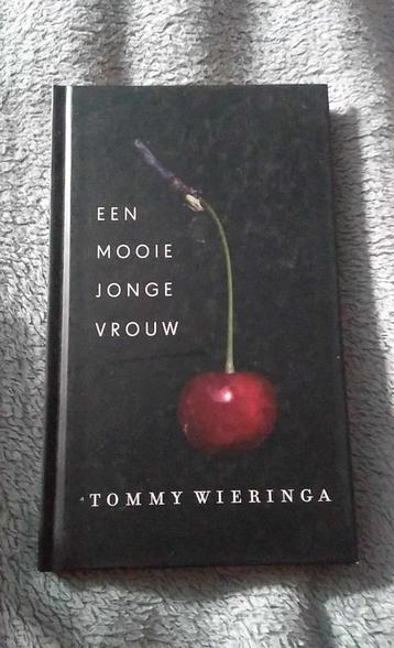 een mooie jonge vrouw Tommy Wieringa beschikbaar voor biedingen
