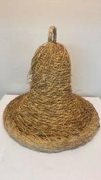 Cloche de Pâques en paille, Enlèvement, Utilisé