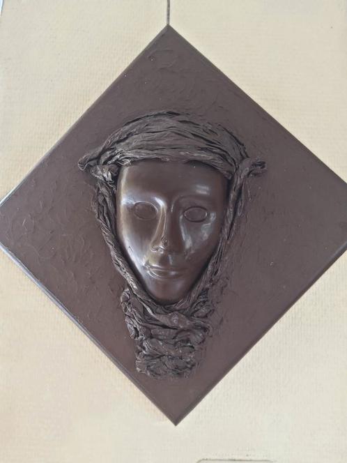 Bas- reliëf wanddecoratie. Handgemaakt. 30 x30 cm., Antiek en Kunst, Kunst | Beelden en Houtsnijwerken, Ophalen of Verzenden