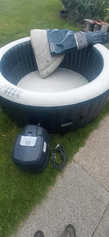 Jacuzzi Intex, Enlèvement, Comme neuf