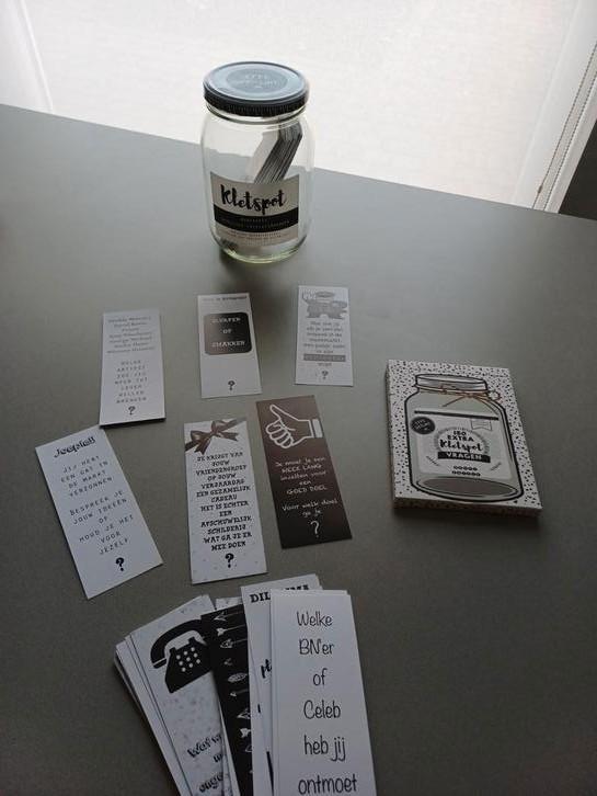 Kletspot vragen mét extra nieuwe vragenset, Hobby en Vrije tijd, Gezelschapsspellen | Overige, Zo goed als nieuw, Ophalen