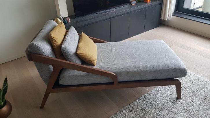 Zo goed als nieuwe chaise longue, Huis en Inrichting, Zetels | Zetels en Chaises Longues, Zo goed als nieuw, Hout, Stof, Ophalen