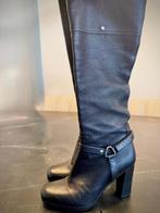 PRADA LAARZEN, Enlèvement ou Envoi, Comme neuf