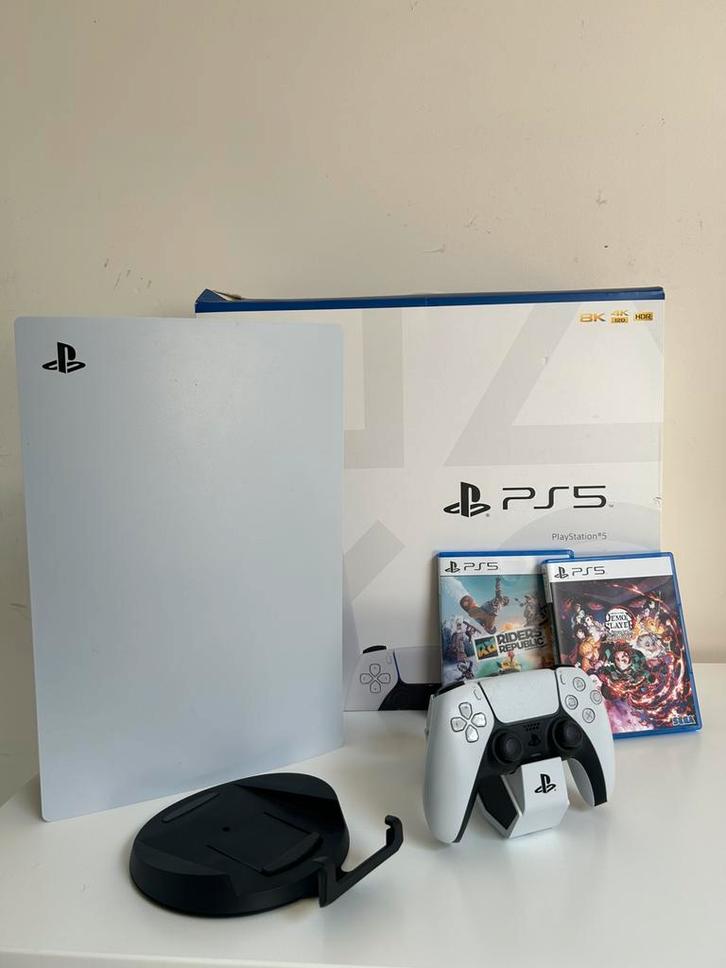 PlayStation 5  disc/ 2 games / oplaadstation, Games en Spelcomputers, Spelcomputers | Sony PlayStation 5, Zo goed als nieuw, Playstation 5
