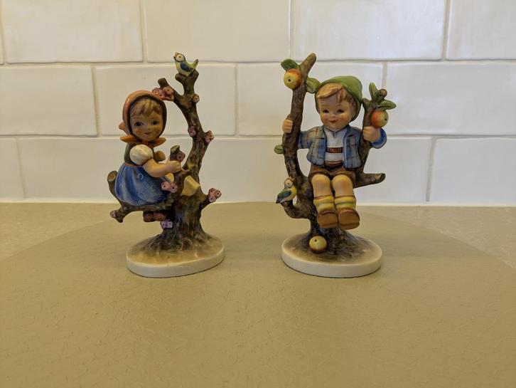 Hummel / Goebel “Apple Tree Boy & Apple Tree Girl” 15 cm, Antiek en Kunst, Antiek | Keramiek en Aardewerk, Ophalen of Verzenden