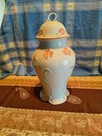 Witte porseleinen vaas met bloemenmotief en deksel, Maison & Meubles, Accessoires pour la Maison | Vases, Moins de 50 cm, Poterie ou Porcelaine