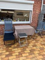 Camping tafel , vier stoelen, bijzet stoeltje of bijzettafel, Caravans en Kamperen, Zo goed als nieuw