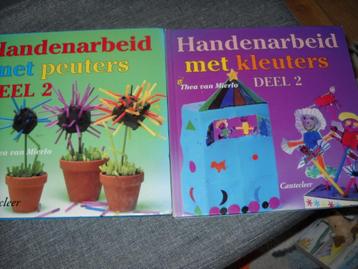 2 knutsel boeken om leuke dingetjes uit te maken beschikbaar voor biedingen