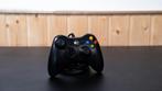 Xbox 360 – Rode Editie + Bedrade Controller – 120GB HDD, 360 Elite ou Super Elite, Enlèvement ou Envoi, Avec 1 manette, Utilisé