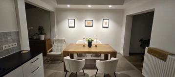 Eetafel 4-6 personen  beschikbaar voor biedingen