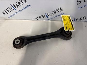 Draagarm links-achter van een Mercedes C-Klasse beschikbaar voor biedingen