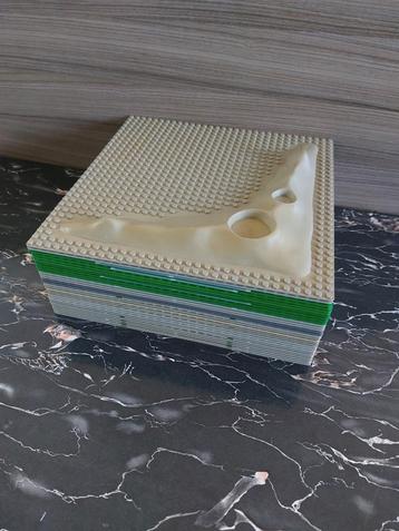 30 baseplates  beschikbaar voor biedingen