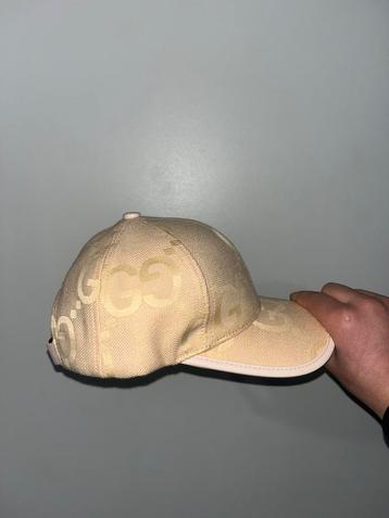 Gucci pet beschikbaar voor biedingen