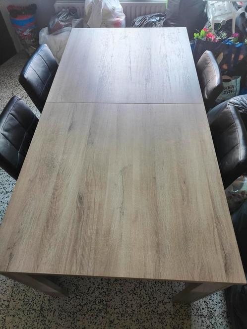 Uittrekbare tafel met 4 lederen stoelen., Huis en Inrichting, Tafels | Eettafels, Zo goed als nieuw, Ophalen