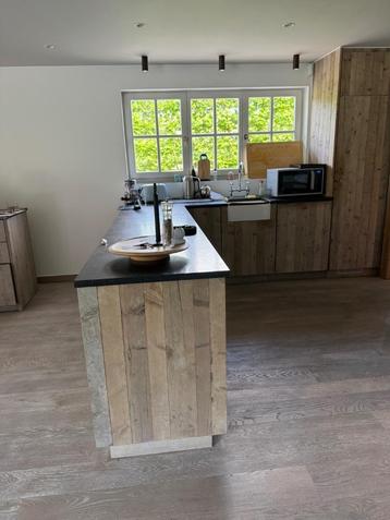Keuken hout  beschikbaar voor biedingen