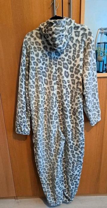 Jumpsuit/ onesie  luipaard motief maat s/m fleece beschikbaar voor biedingen