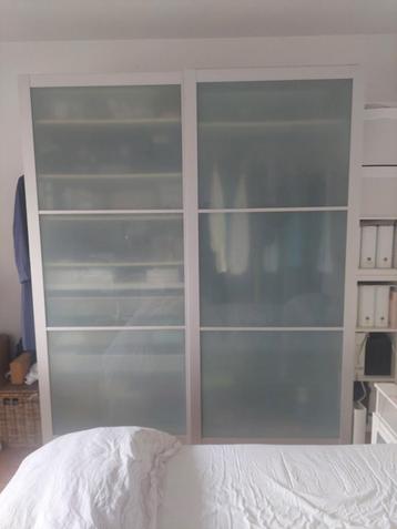 Ikea PAX met glazen schuifdeuren beschikbaar voor biedingen