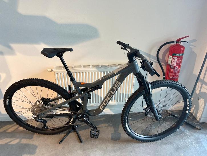 Focus Thron Médium Nouveau, Vélos & Vélomoteurs, Vélos | Hommes | Vélos de sport & Vélo de randonnée, Neuf, Autres marques, 10 à 15 vitesses