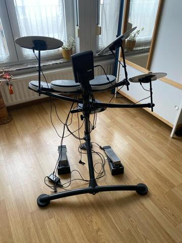 Roland TD1 Elektrisch Drumstel beschikbaar voor biedingen