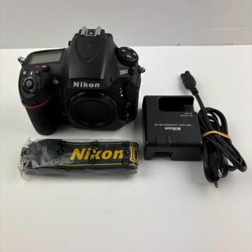 Nikon D800 Body + Lader beschikbaar voor biedingen