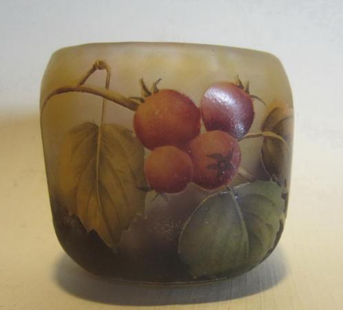Vase d'églantier Daum Nancy en verre camée vers 1910, Antiquités & Art, Antiquités | Verre & Cristal, Envoi