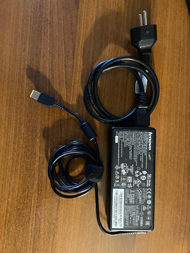 Lenovo oplaadkabel (vierkante aansluiting), Computers en Software, Laptop-opladers, Gebruikt, Ophalen