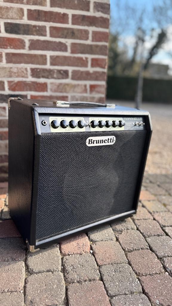 Brunetti Maranello Black TOP + hoes, Muziek en Instrumenten, Versterkers | Bas en Gitaar, Zo goed als nieuw, Gitaar, Minder dan 50 watt