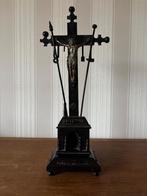 Crucifix ancien, Enlèvement ou Envoi