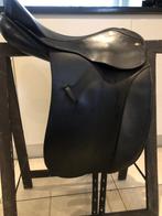 Dressuurzadel 17,5 “, Animaux & Accessoires, Chevaux & Poneys | Selles, Enlèvement ou Envoi, Utilisé, Dressage