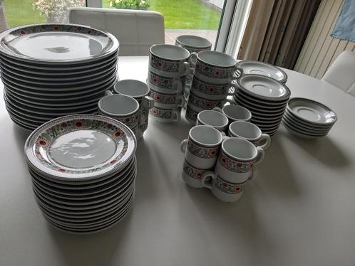 porseleinen servies, Huis en Inrichting, Keuken | Servies, Gebruikt, Overige typen, Overige stijlen, Porselein, Ophalen