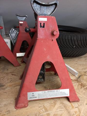 Jack te koop beschikbaar voor biedingen