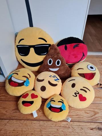 Smileys (9 pièces/oreillers) beschikbaar voor biedingen