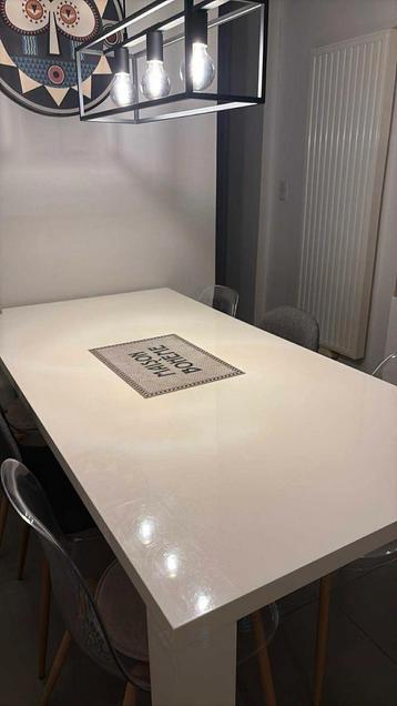 regio Binche, gelakte tafel beschikbaar voor biedingen