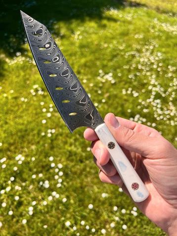 Couteau Damascus, couteau disponible aux enchères