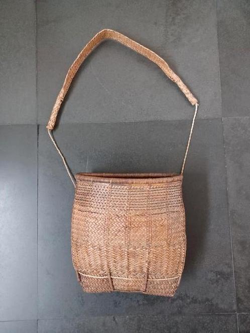 Handgeweven rotan Doko, Antiek en Kunst, Kunst | Niet-Westerse kunst, Ophalen of Verzenden