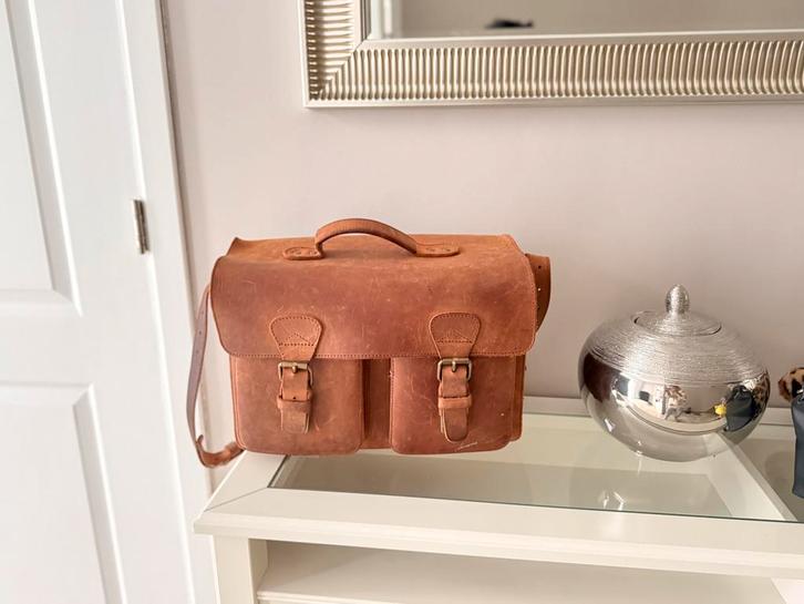 Mallette / cartable médecin-professeur  ou pr professionnel, Bijoux, Sacs & Beauté, Sacs | Cartables, Cuir, Enlèvement