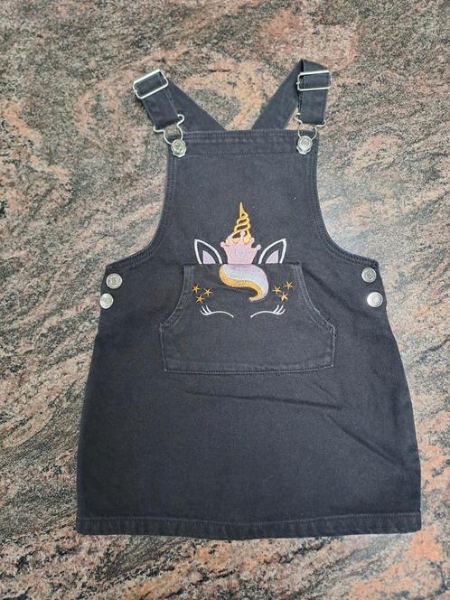 Mt 104 Zwarte jeans roksalopette geborduurde eenhoorn, Kinderen en Baby's, Kinderkleding | Maat 104, Zo goed als nieuw, Meisje