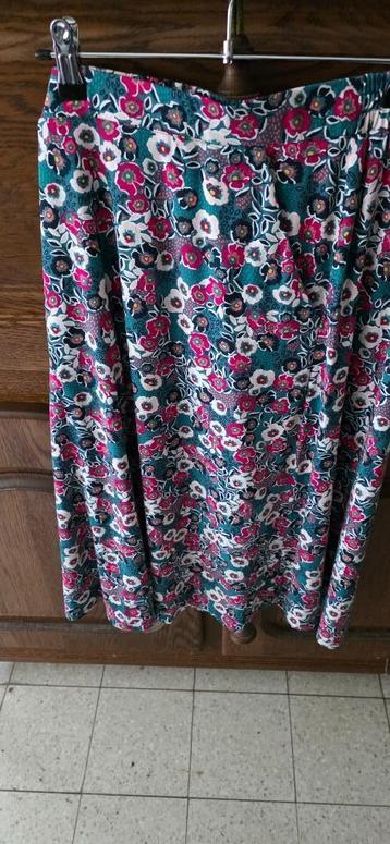Kleding 3 rokken en 1 broekrok beschikbaar voor biedingen