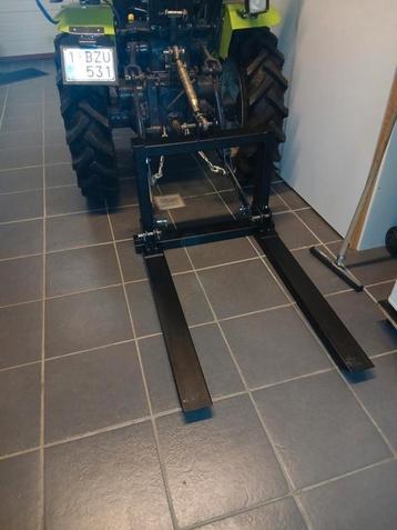 Stevige palletvork. 900 kg draagvermogen  beschikbaar voor biedingen